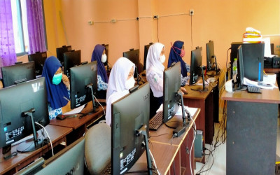 234 Siswa Ikuti Tes SNPDB MAN Insan Cendekia secara online